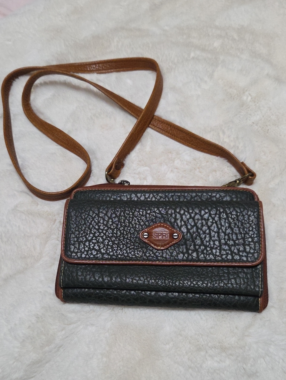 Vintage Espirit Green Textured Crossbody Wallet Purse with Brown Trim